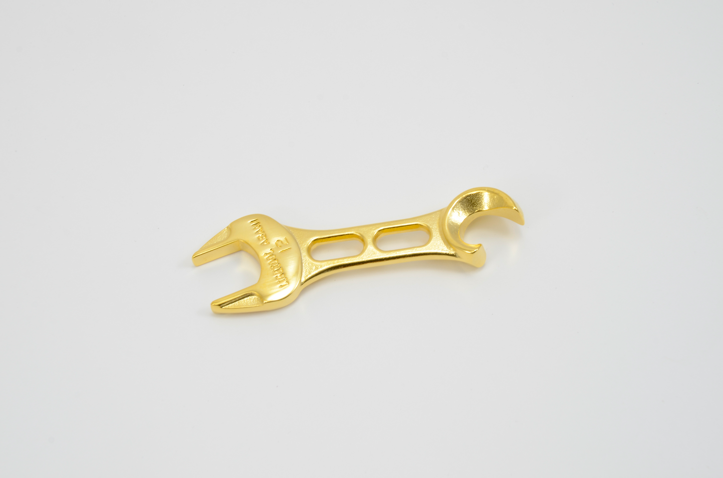 LCO0012G Bottle Opener (24K pure gold ion plated finish. The material of the product itself is CR-V.)